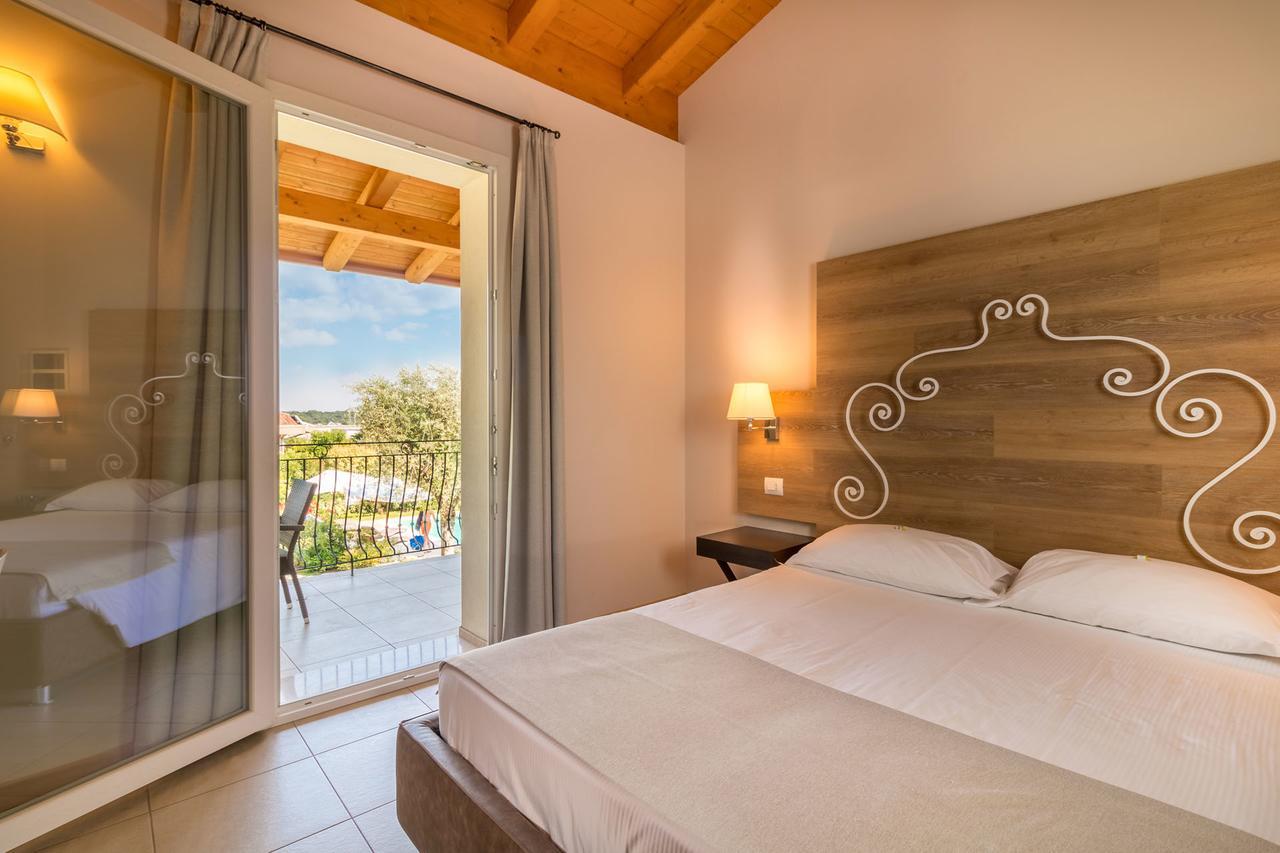 Agriturismo Corte Aurea Desenzano del Garda Exterior photo